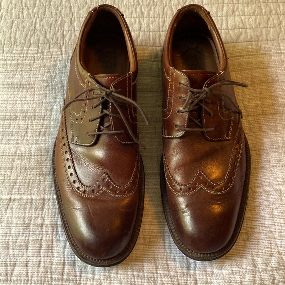 Mens Johnston & Murphy brown leather wing tip lace up tie shoe. Super comfy! 8.5